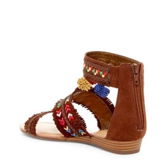 Pom Pom Embroider Details Kitten Demi Wedge Sandal - Picture 3 of 4